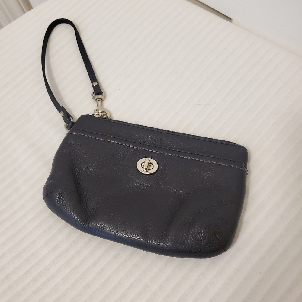 Black Leather Wristlet Pebble Grain Zip close 7.5 x 5
